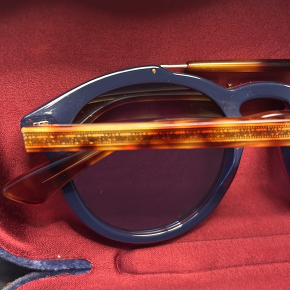 Relisting…..Gucci sunglasses - Blue FREE GIFT with purchase - Picture 2 of 3